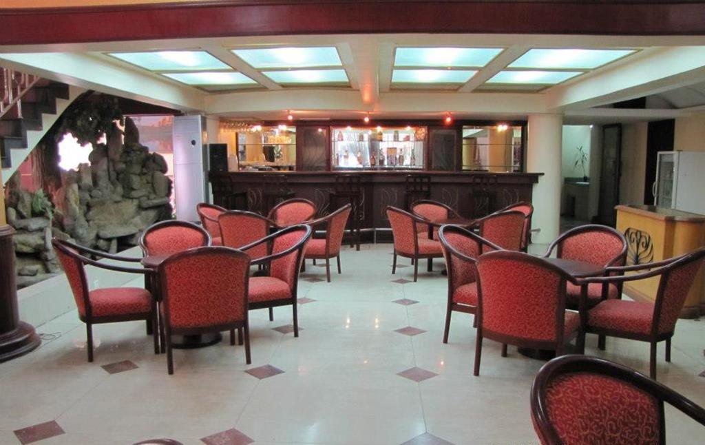 New York Hotel Phnom Penh Exterior photo
