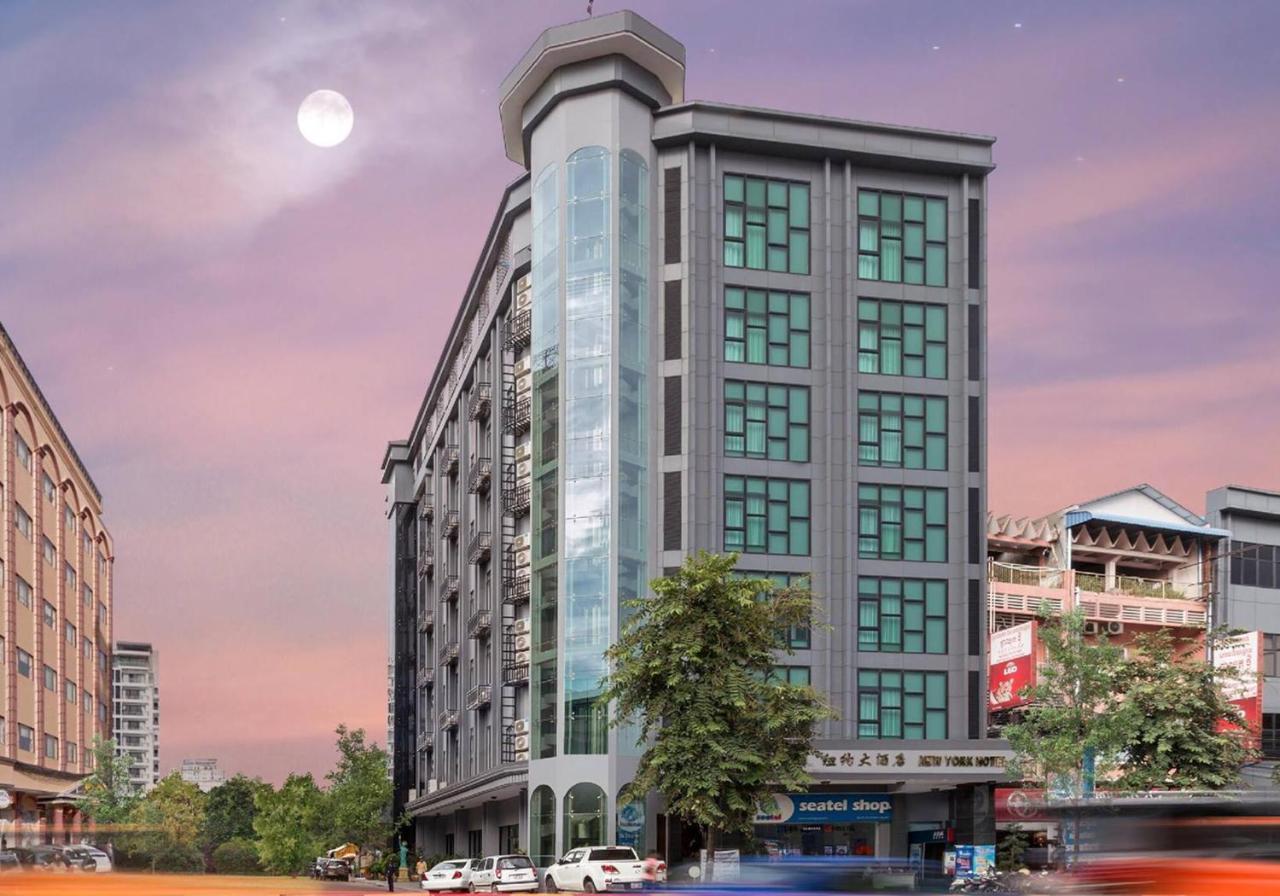 New York Hotel Phnom Penh Exterior photo