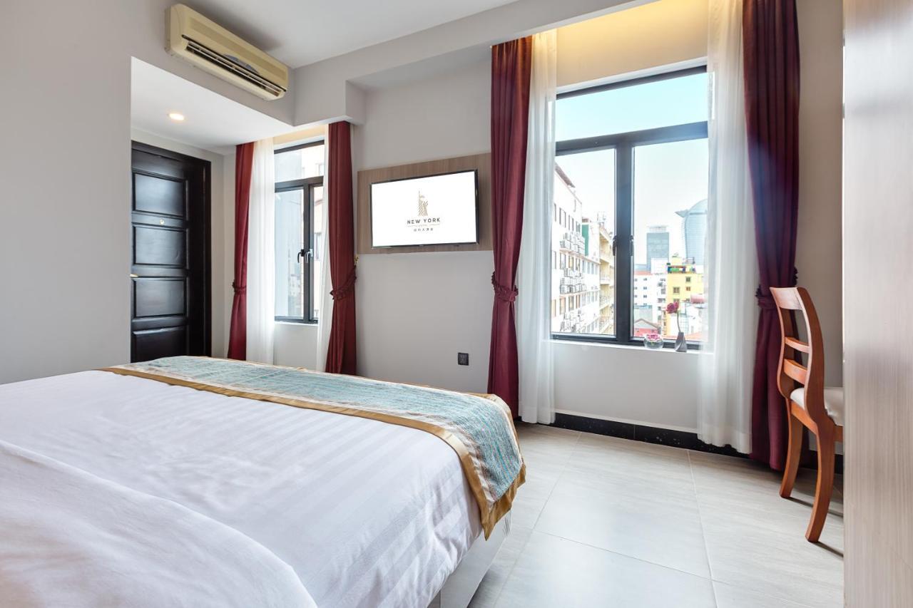 New York Hotel Phnom Penh Exterior photo