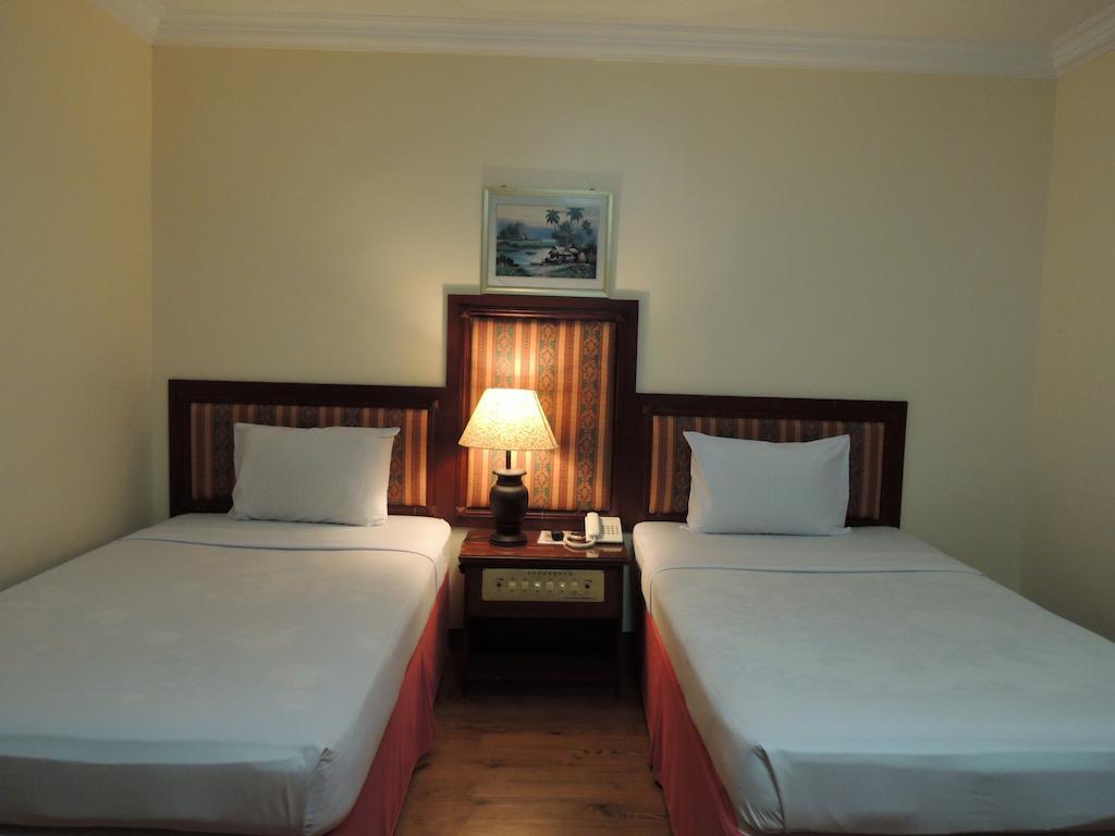 New York Hotel Phnom Penh Room photo