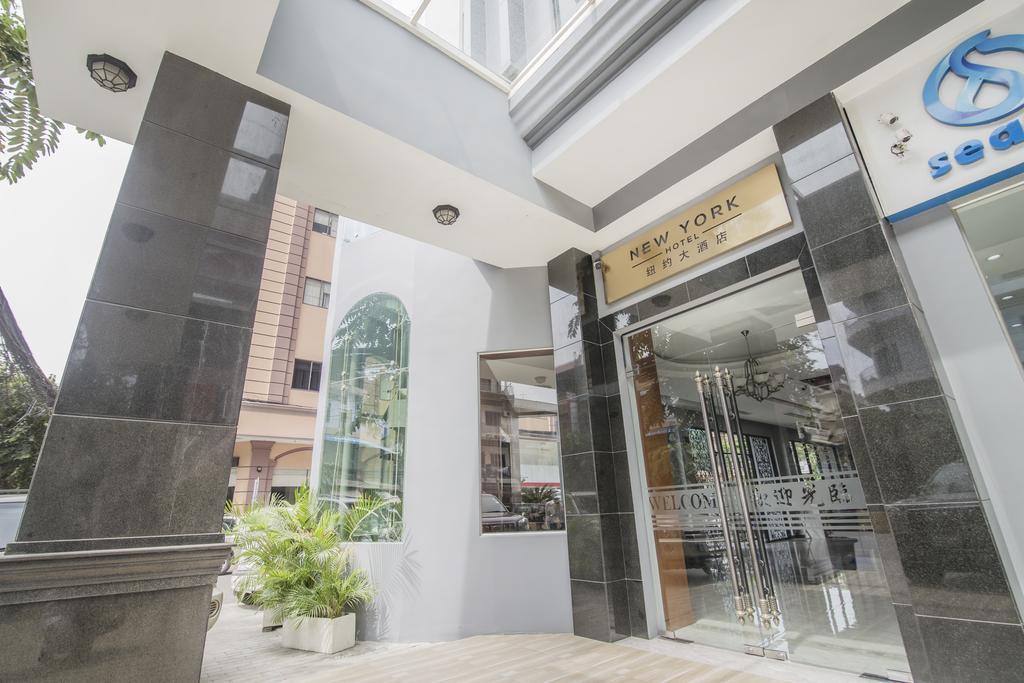 New York Hotel Phnom Penh Exterior photo